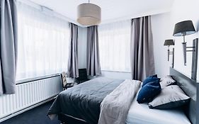 Atomihotel: Contemporary Comfort Steps From The Atomium!